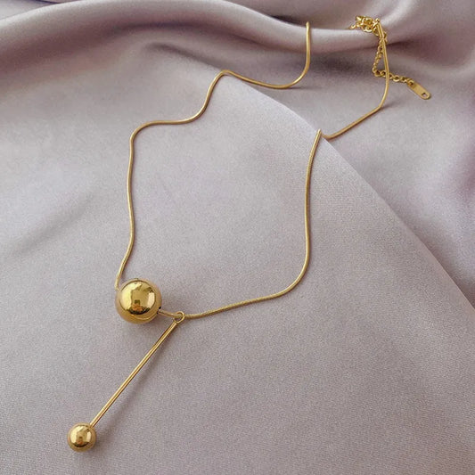 Golden Pendulum Necklace