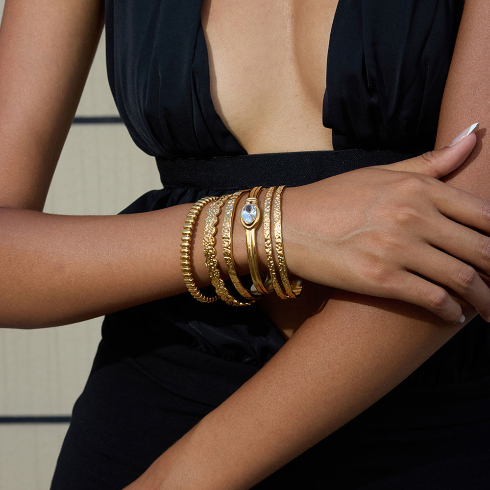 Zayra Texture Cuff