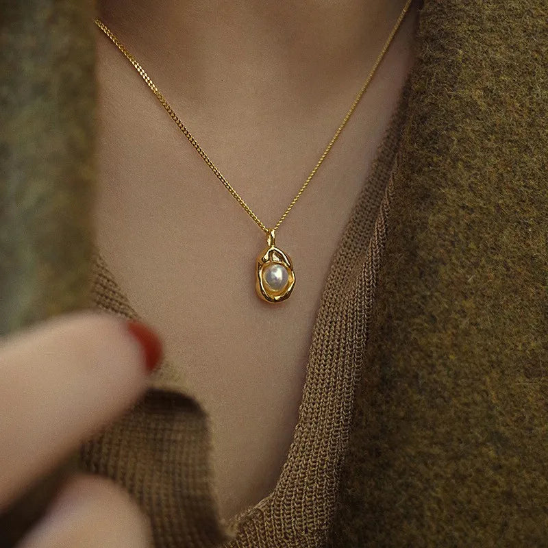Elara Gold Pearl Pendant Necklace