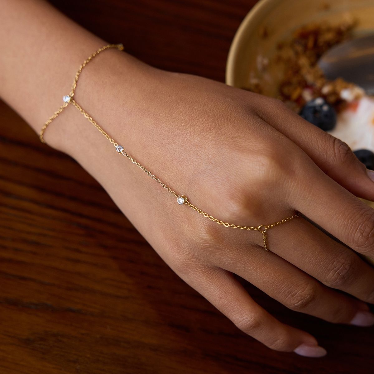 Isla Hand Chain