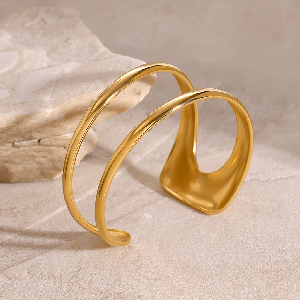 Fluid Loop Cuff