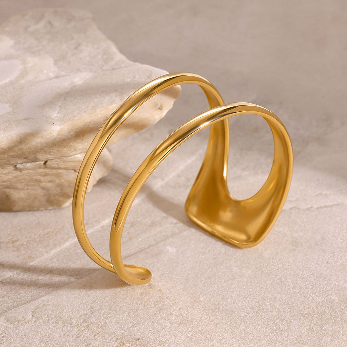 Fluid Loop Cuff