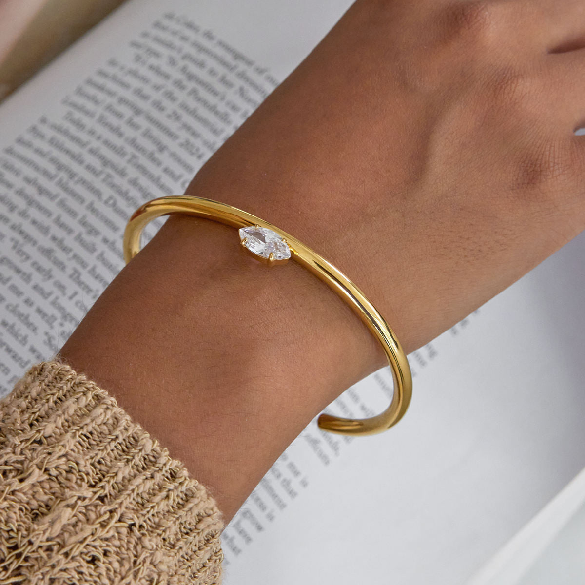 Luna Solitaire Cuff