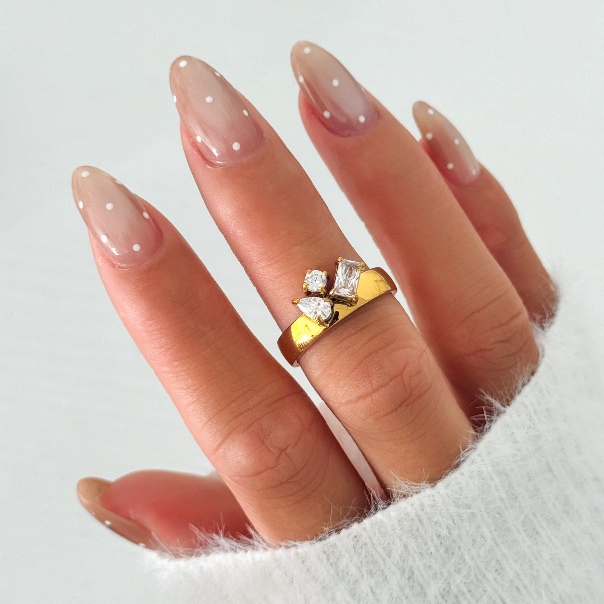 Elia Ring