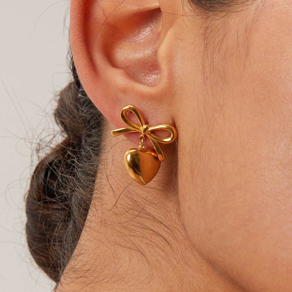 Bow Treasure of Love Earrings