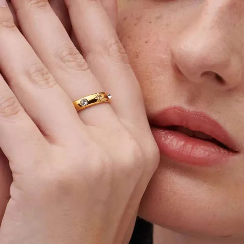 Stella Band Ring